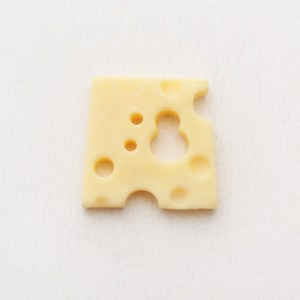 구멍뚫린 사각 치즈 약50개 T3190